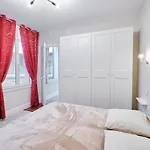 La Porte Enchantee